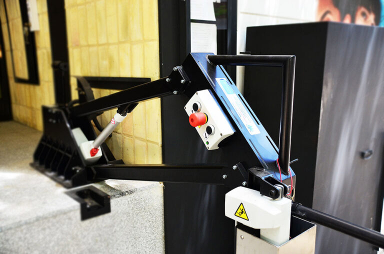 Elevador-escaleras-con-monobrazo-EVP-SPIN (2)