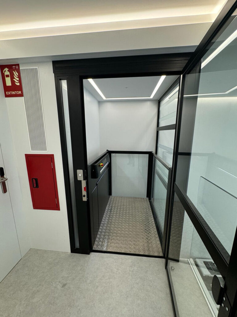 Elevador-vertical-escaleras-EVP-E (25)