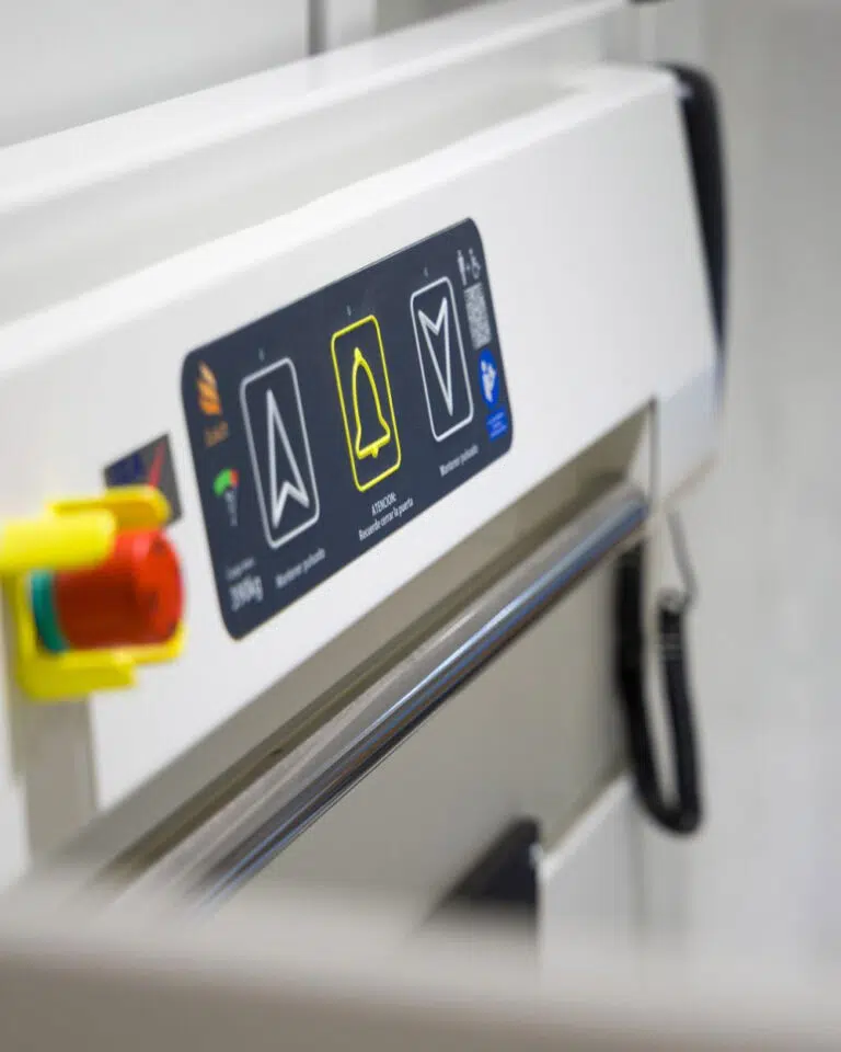 Elevador-vertical-escaleras-EVP-E (3)