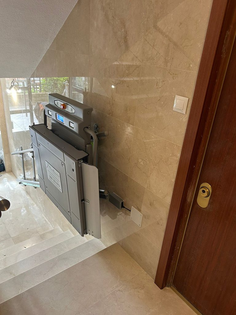 Plataforma-salva-escaleras-PETR-AR (3)