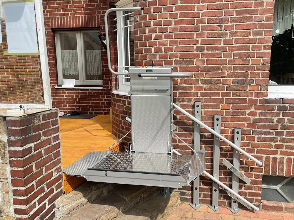 Plataforma salva escaleras exterior PETR D PORTADA