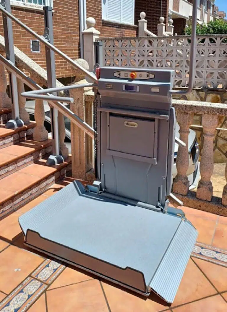 Salva-escaleras-exterior-PETR-AR (7)