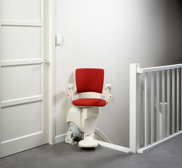 Silla-salvaescaleras-STC-AIR-arriba-escalera (2)