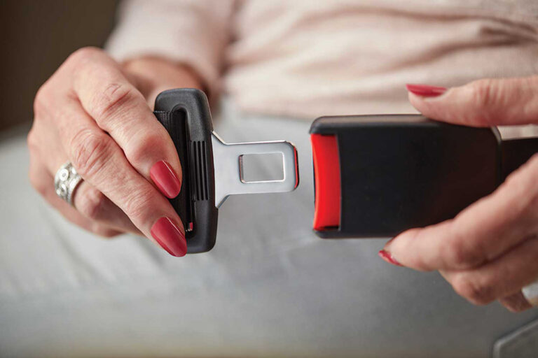 Silla-salvaescaleras-STC-BS-cinturon-seguridad (1)